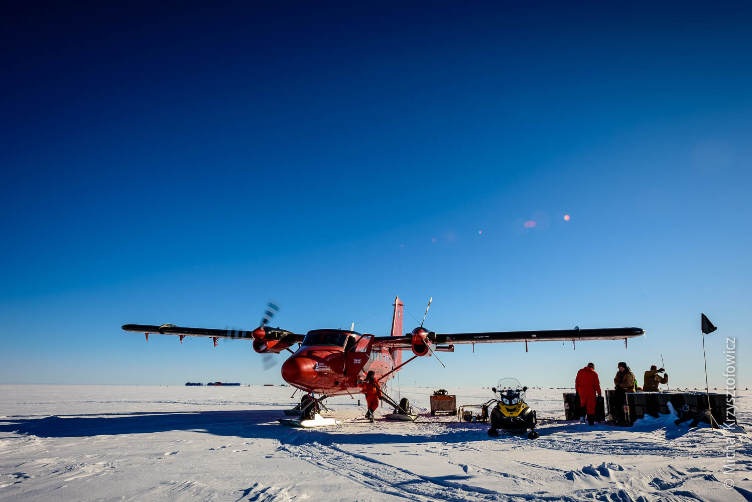 Refueling the BAS Twin Otter