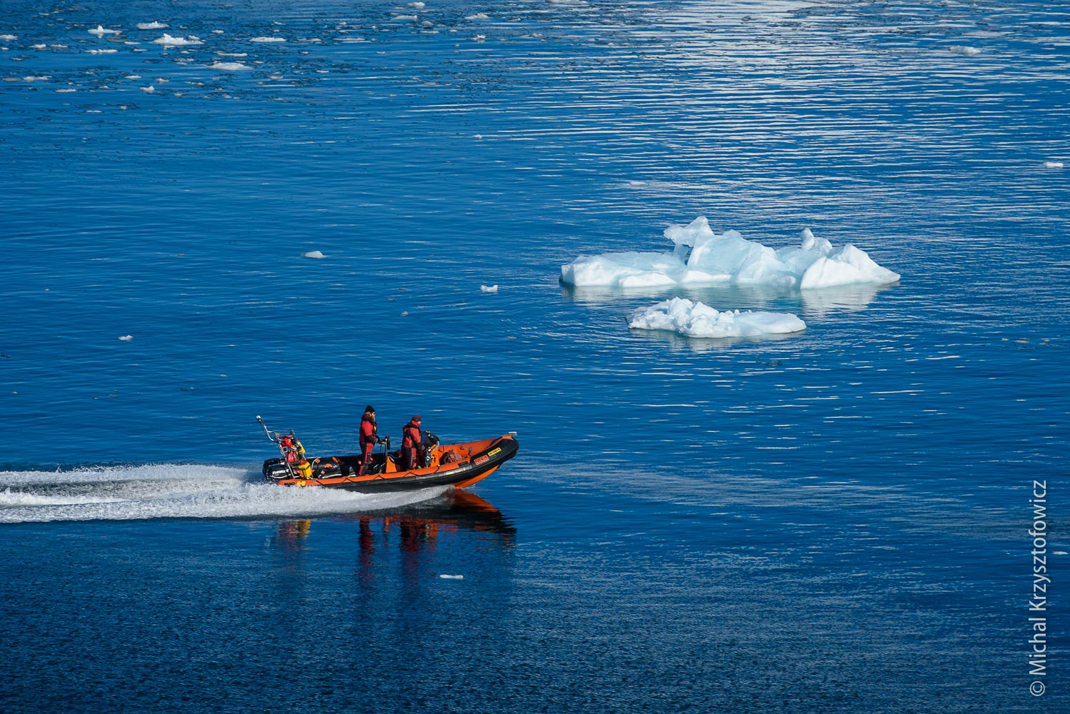 SAR Boat getting in position for aircraft takeoff