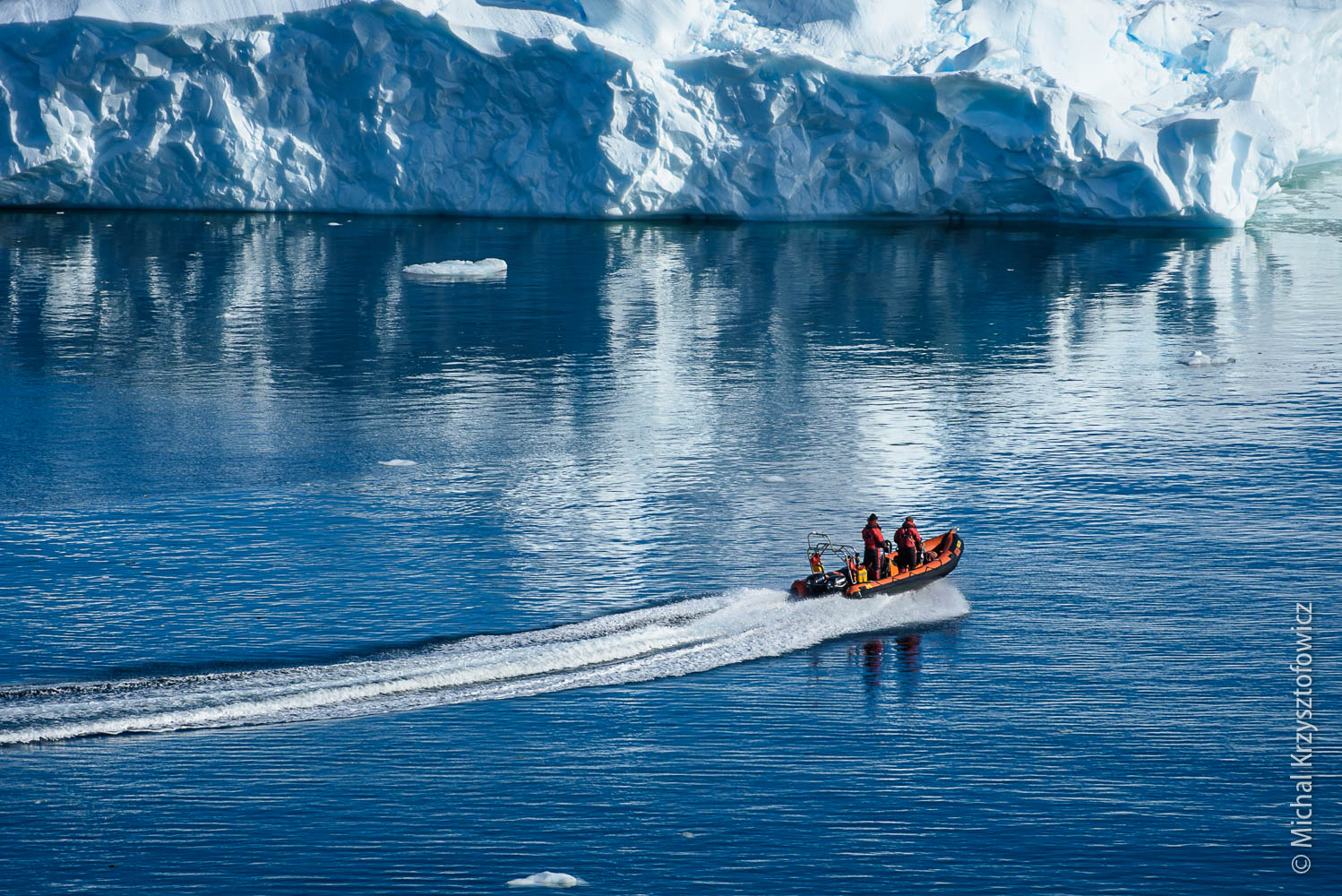 SAR Boat getting in position for aircraft takeoff